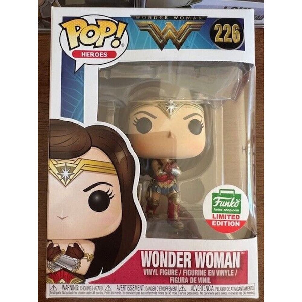 POP Movies Wonder Woman with Gauntlets Vinyl Figure #226 [12 Days of Christmas] - Picture 2 of 7